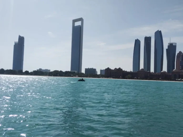 Navigating Abu Dhabi’s Waters: Top Tips for Surfer Jet Ski Rentals